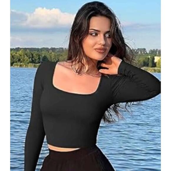 OQQ Tops - Chic Black OQQ Long Sleeve Crop Top/NEW Medium